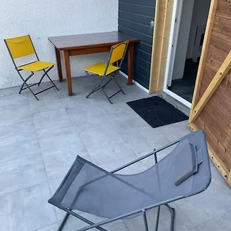 De 25m Carre Refait A Neuf, Proche Tram B Et Fac Διαμέρισμα *