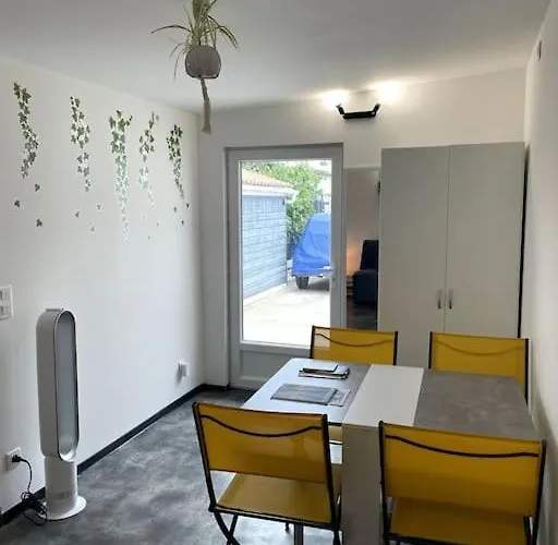 De 25m Carre Refait A Neuf, Proche Tram B Et Fac * Pessac