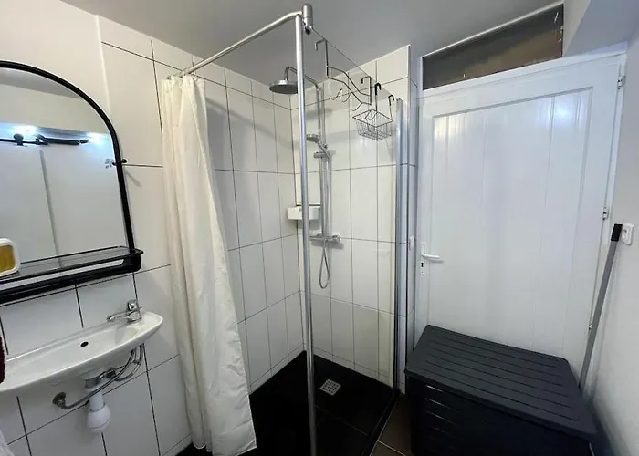 De 25m Carre Refait A Neuf, Proche Tram B Et Fac