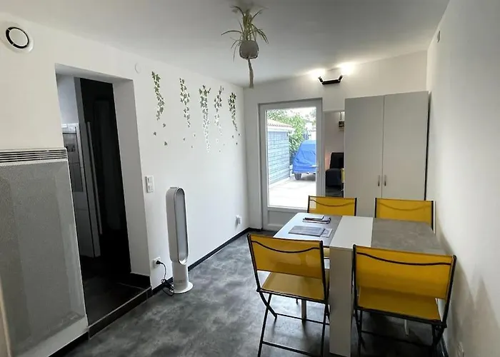 De 25m Carre Refait A Neuf, Proche Tram B Et Fac Apartament