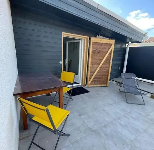 De 25m Carre Refait A Neuf, Proche Tram B Et Fac